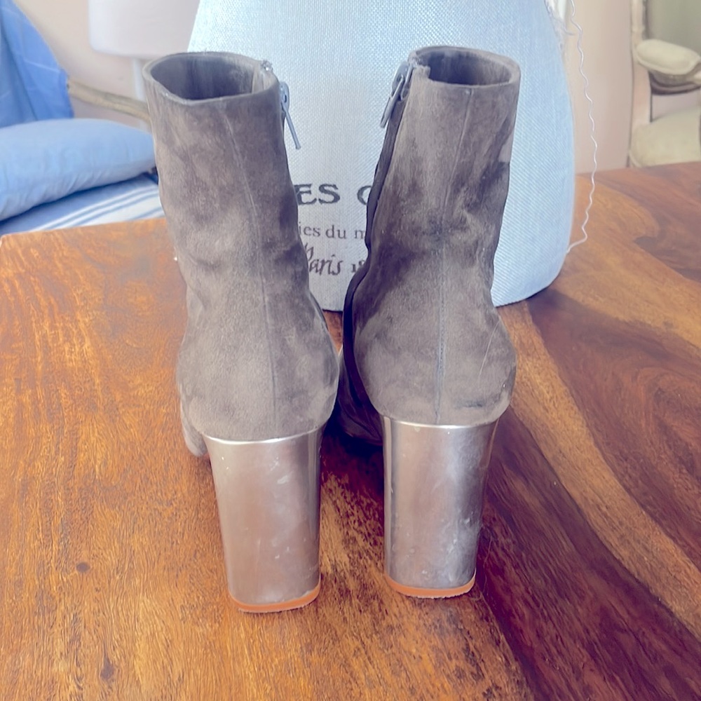 Beautiful gently used Celine Paris suede boots - Picture 5 of 5